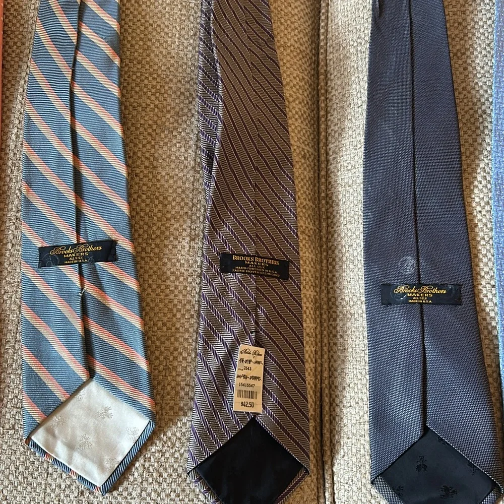 Lot of Brooks Brothers ties - Picture 5 of 6
